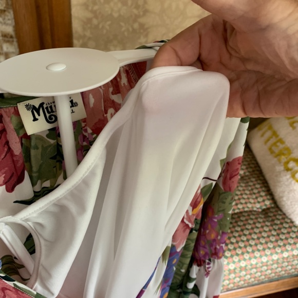 Show me your Mumu balloon sleeve mini with attached slip. Worn once 1 hour - Picture 6 of 7